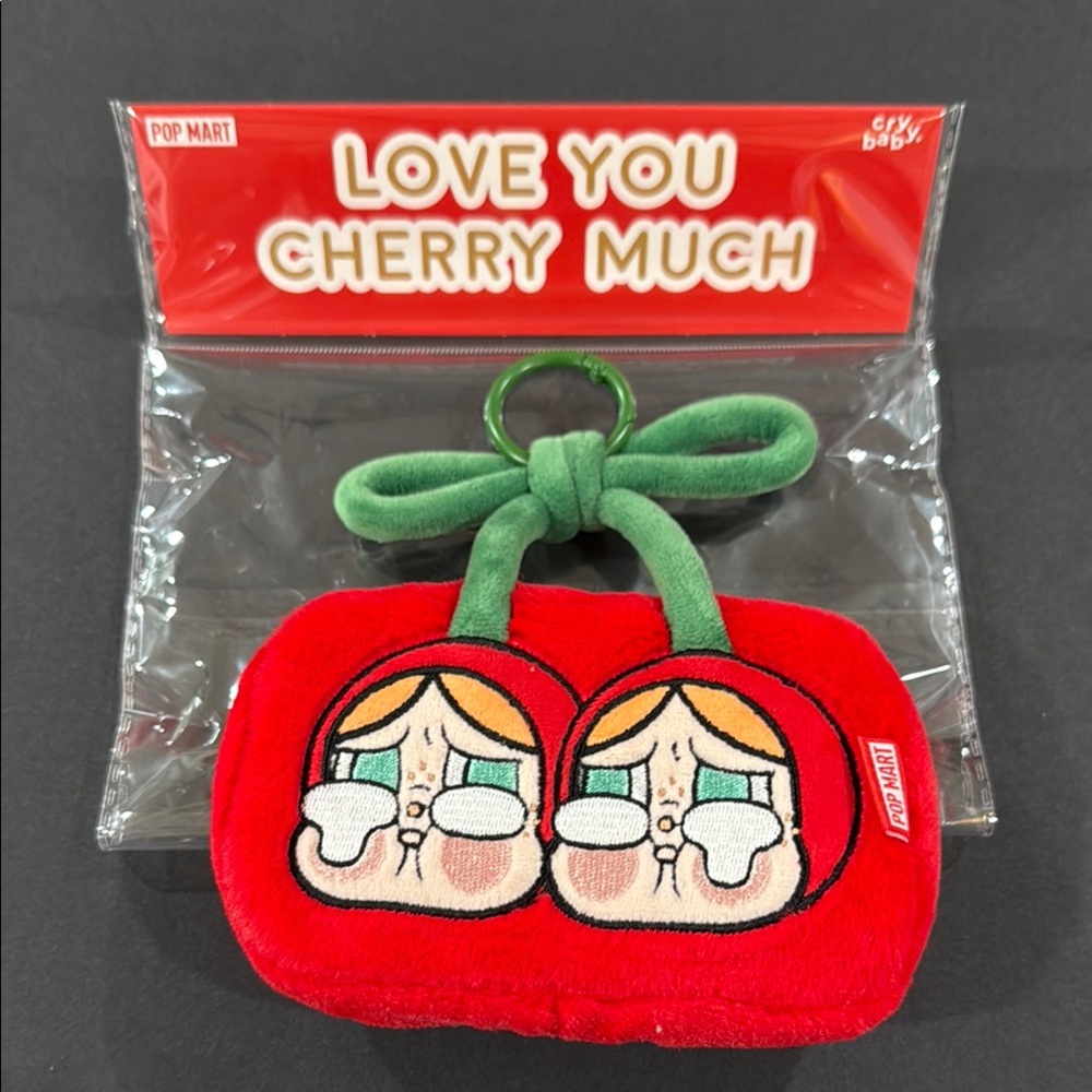 Cry Baby (Exclusive)Pop Mart Bag Keychain with storage space